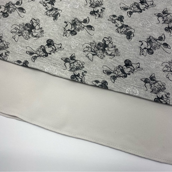 Disney Parks Women’s Gray/Black Long Sleeve Minnie Mouse Top XS Lightweight - Picture 5 of 12